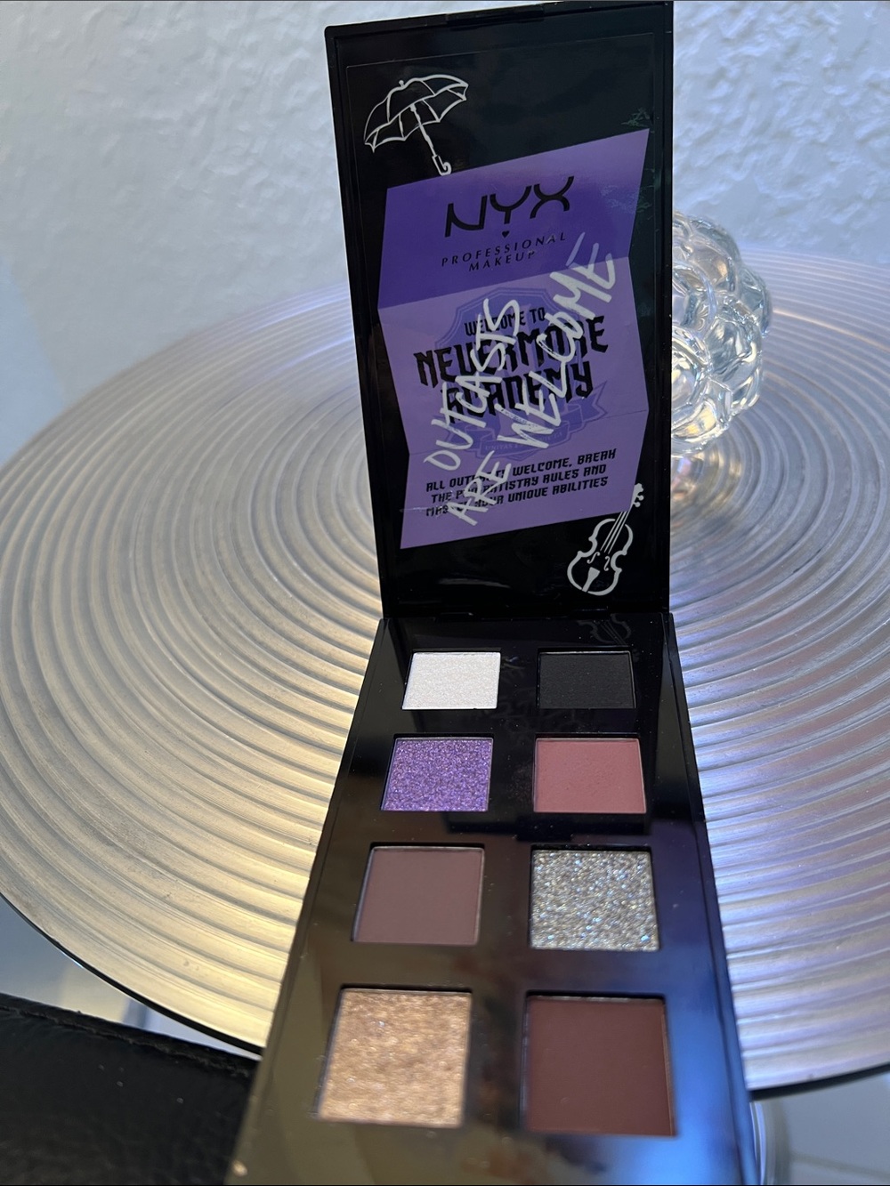 NYX LIMITED EDITION Wednesday welcome to Nevermore Academy - Picture 6 of 6